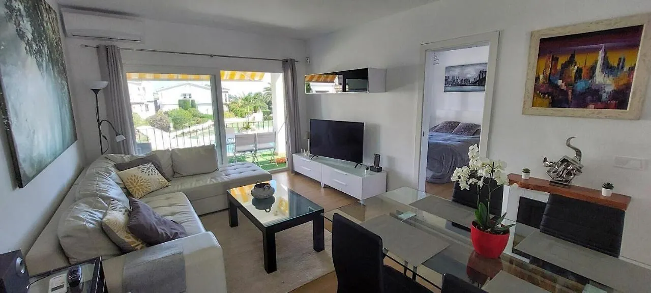 Refurbished 2-Bed Apartment In El Paraiso Alto Estepona 0*,