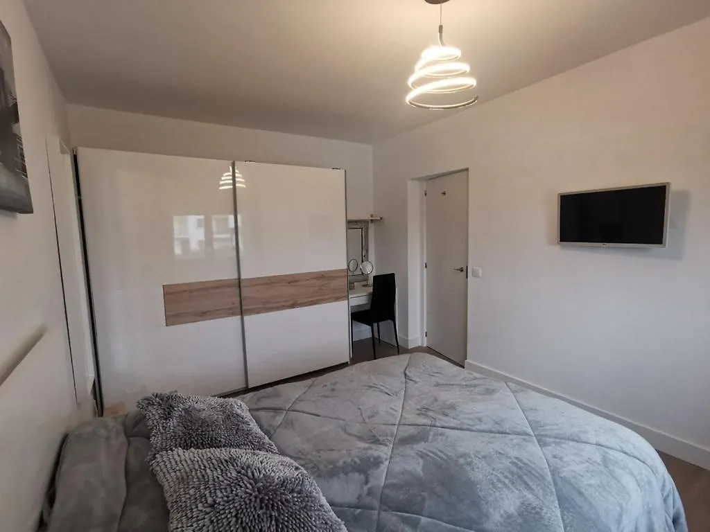 Refurbished 2-Bed Apartment In El Paraiso Alto Estepona