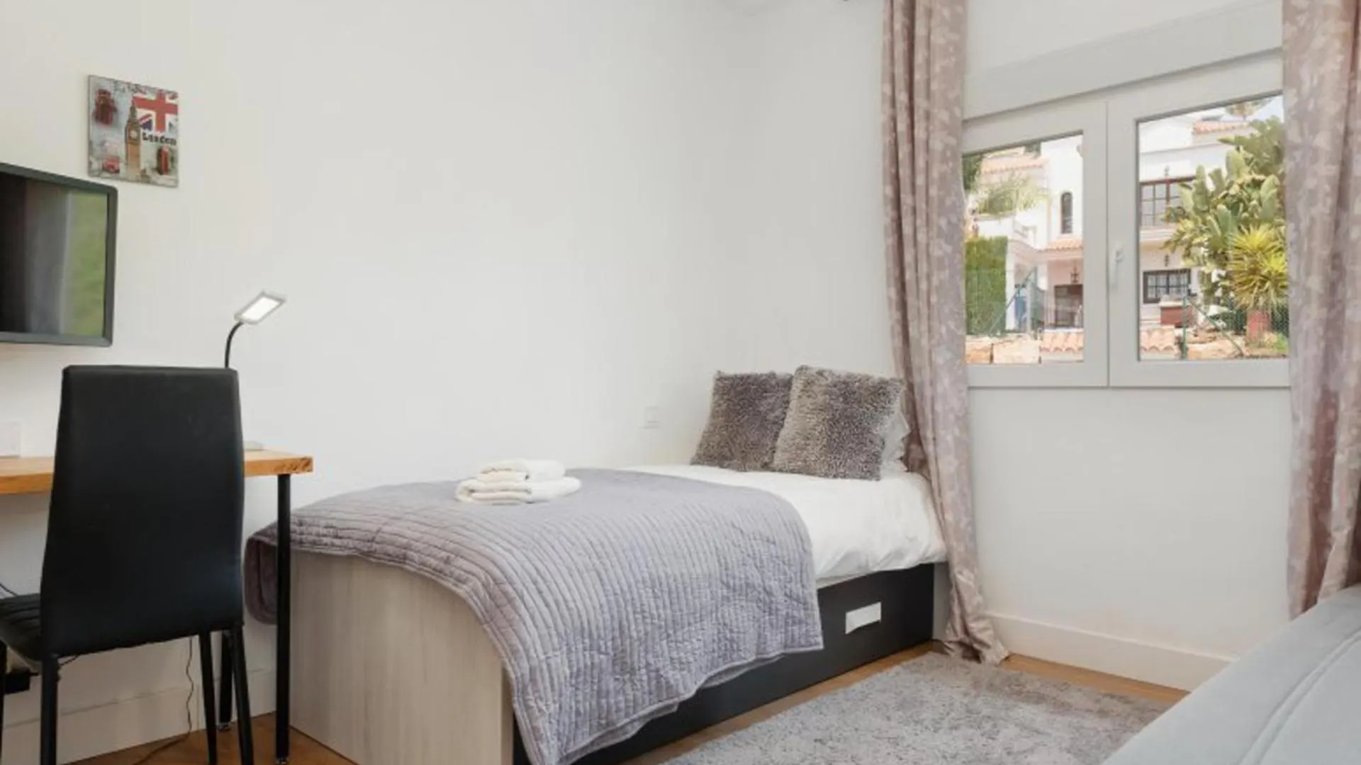 Refurbished 2-Bed Apartment In El Paraiso Alto Estepona 0*,  Spain
