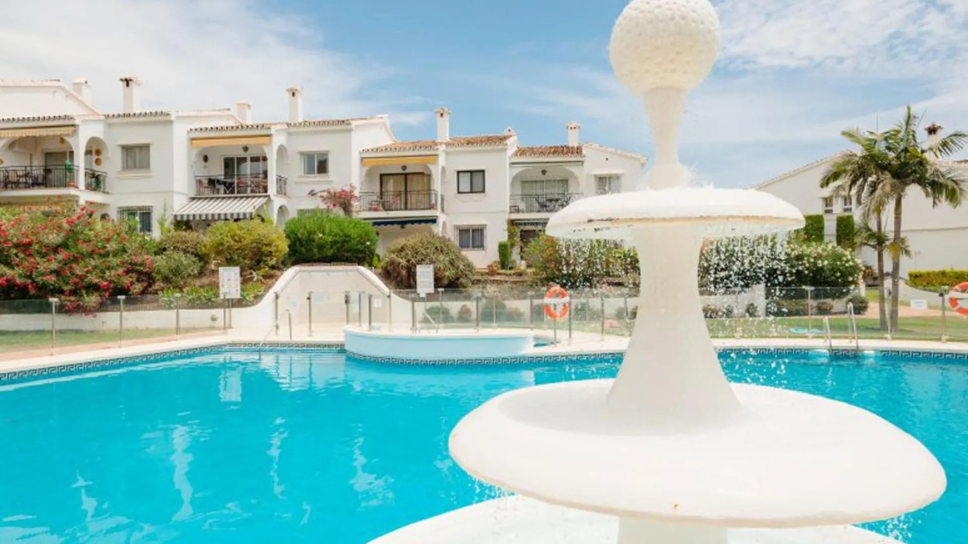 Refurbished 2-Bed Apartment In El Paraiso Alto Estepona