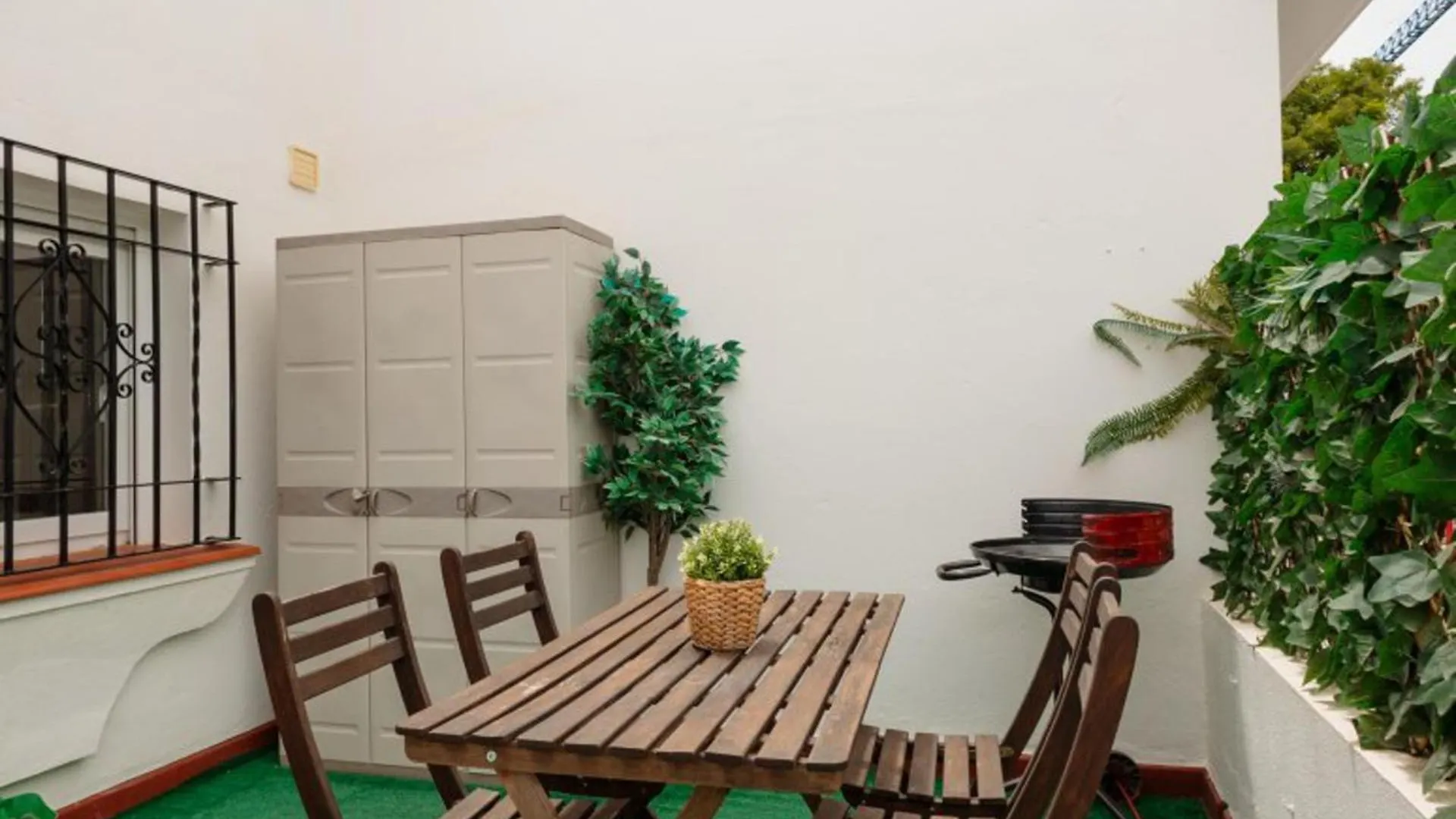 Refurbished 2-Bed Apartment In El Paraiso Alto Estepona Spain