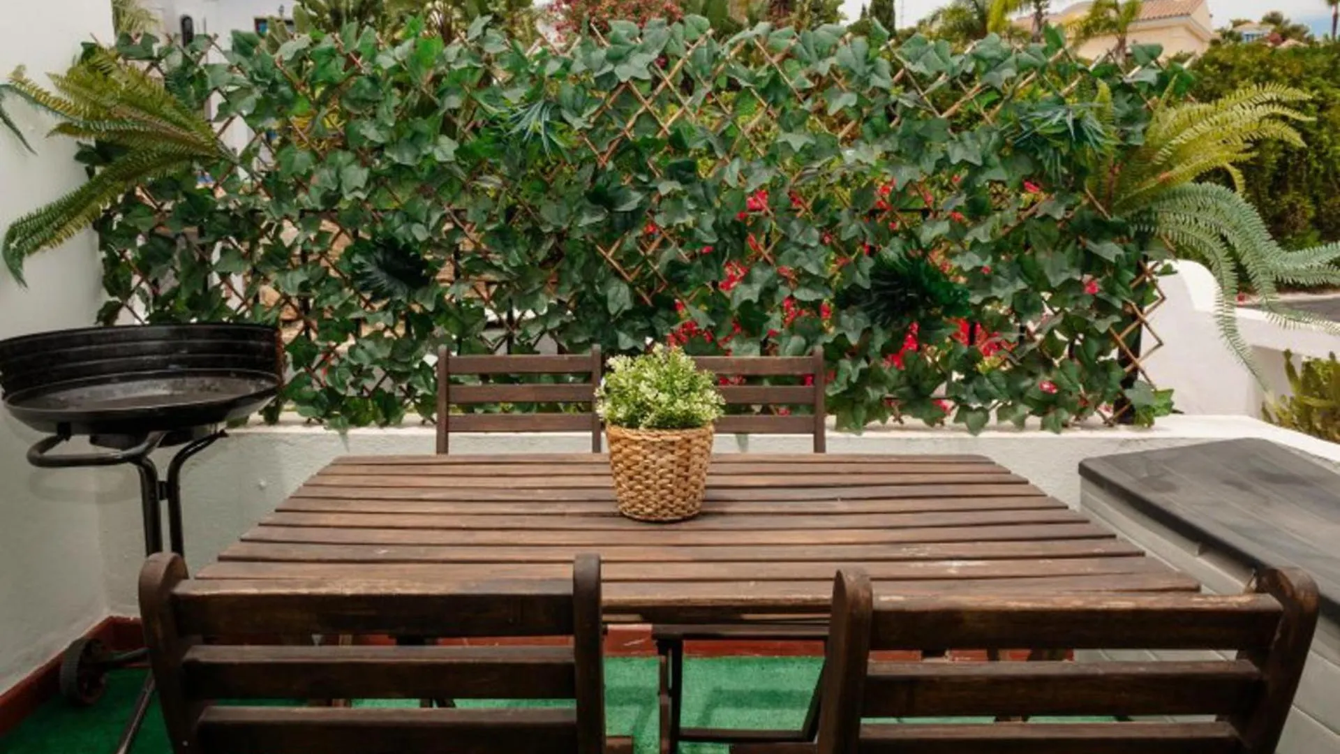 Refurbished 2-Bed Apartment In El Paraiso Alto Estepona