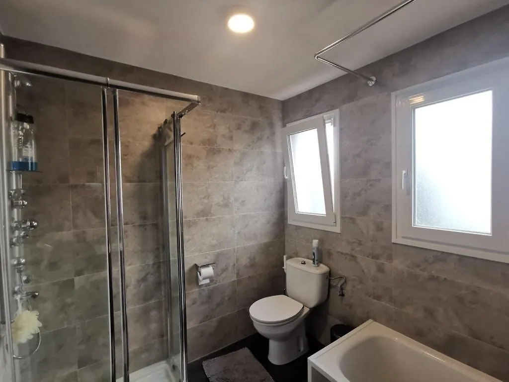 Refurbished 2-Bed Apartment In El Paraiso Alto Estepona