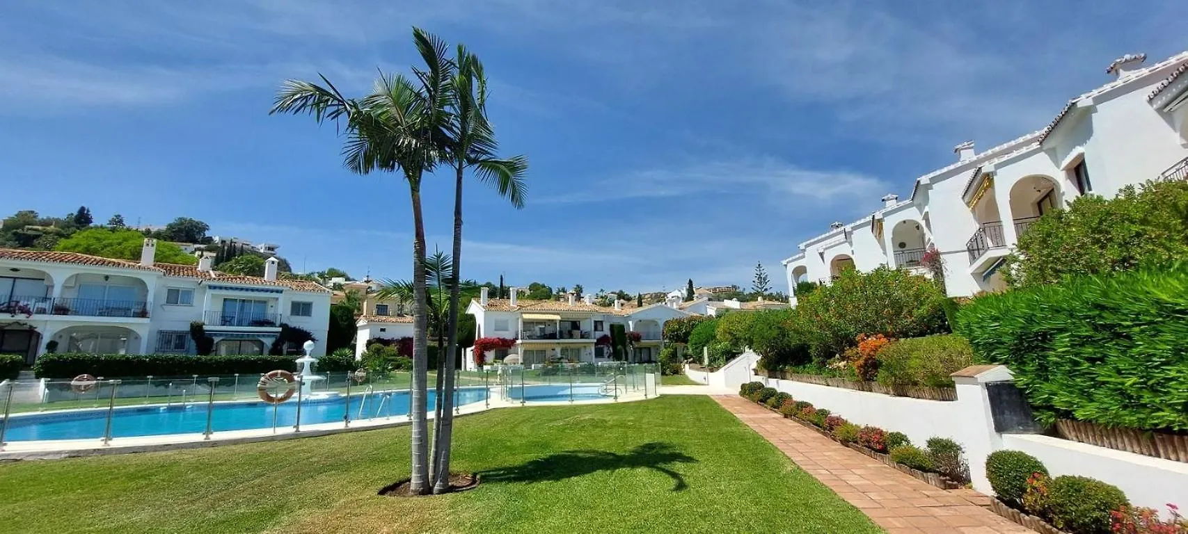 Refurbished 2-Bed Apartment In El Paraiso Alto Estepona